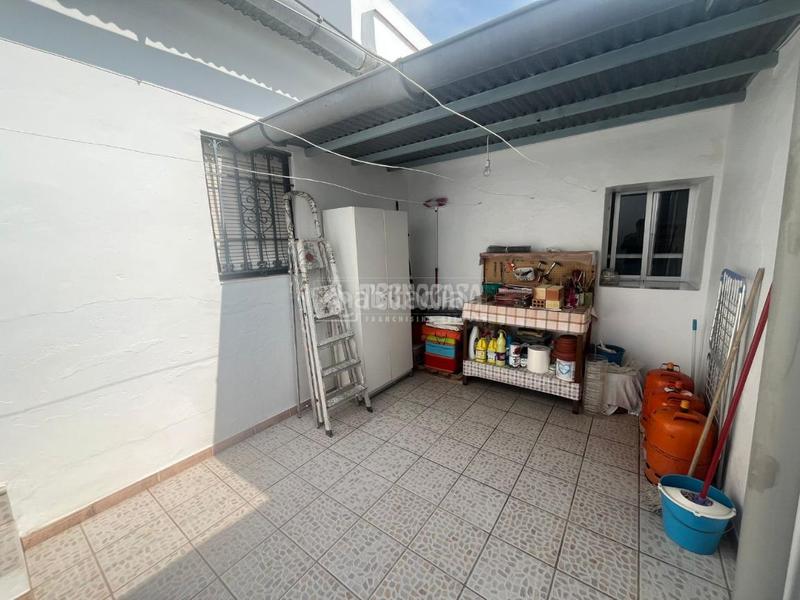 Foto e82b30aa-a5ea-4353-947e-f1a20aff58d0. Casa amb aparcament a Osuna