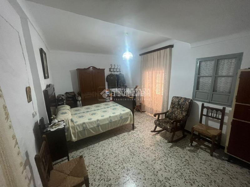 Foto fbfadff3-bba9-46b0-831f-d70a8cb25b27. Casa amb aparcament a Osuna