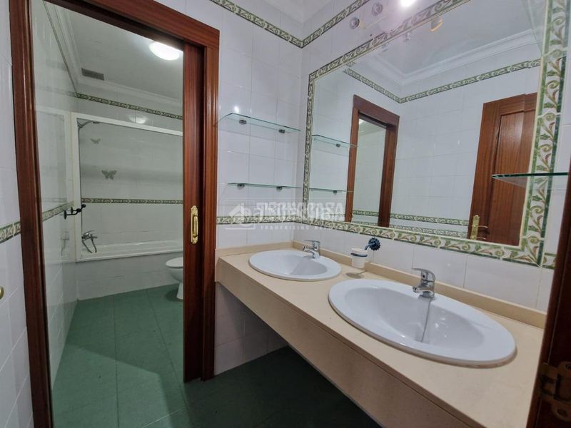 Foto 0771058f-eb7a-43f8-b6dd-47f7a642d0f1. Casa amb calefacció a Lantejuela (La)