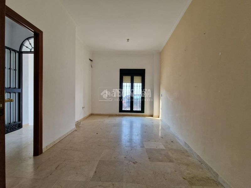 Foto 6d4060ac-399f-49b6-ab65-00a56870ca93. Casa amb calefacció a Lantejuela (La)