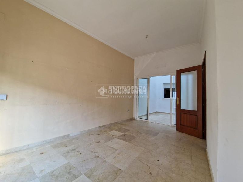 Foto 9c275751-a1e2-40ca-89ce-e0ef75d1789e. Casa amb calefacció a Lantejuela (La)