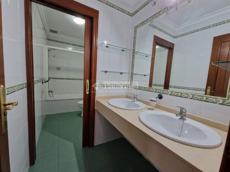 Foto c3acd730-dc2a-4703-80c8-5a5fddbbddce. Casa amb calefacció a Lantejuela (La)