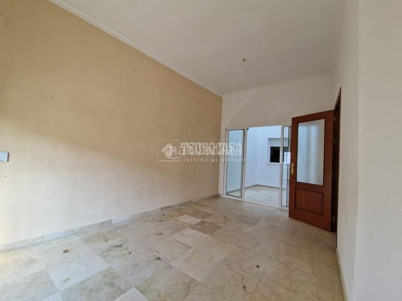 Foto ca7f590a-3c8e-4bd6-a86d-4a68a71e0f22. Casa amb calefacció a Lantejuela (La)