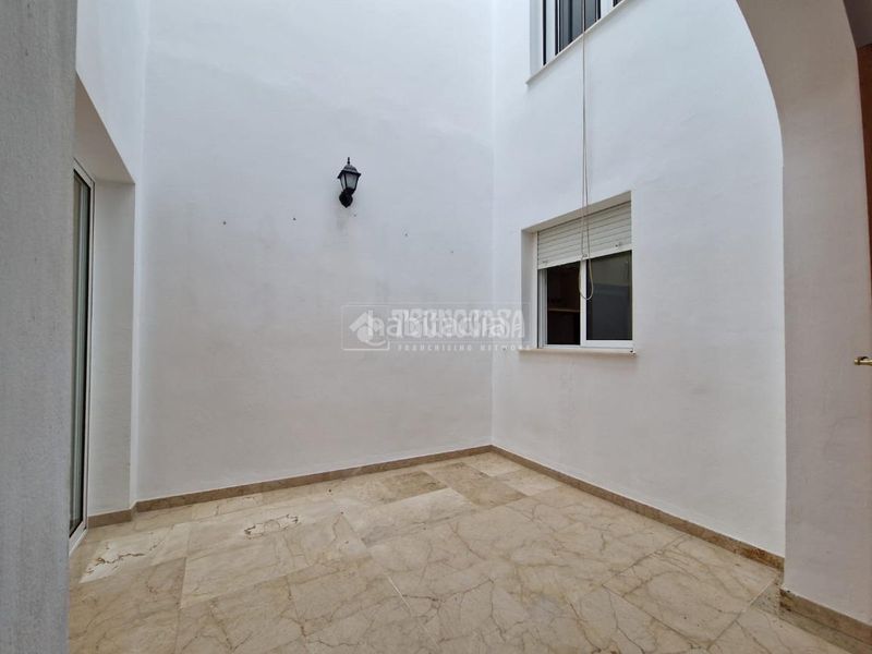 Foto d80c5b23-a943-4079-b194-3c7e3b31c0d9. Casa amb calefacció a Lantejuela (La)