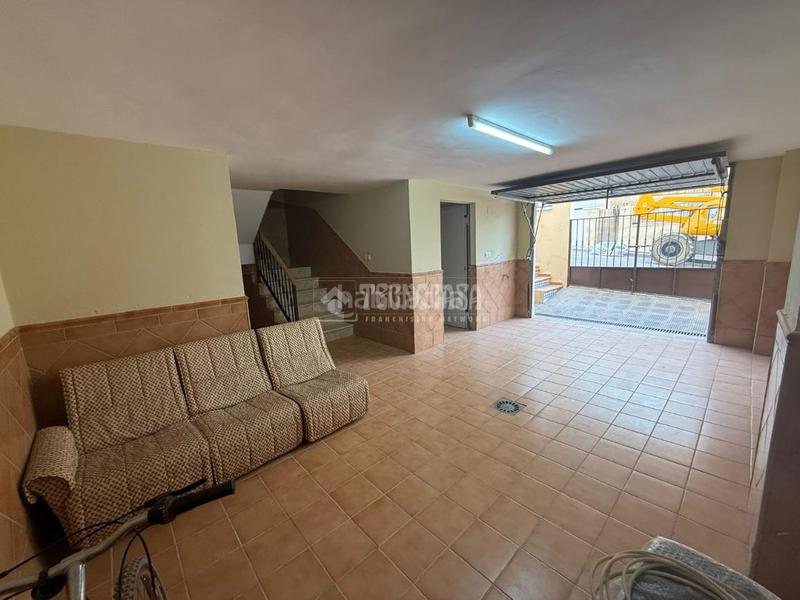 Foto e0900184-5861-4e64-8245-0e428863d69e. Casa pareada casa en venta en Sierra de Yeguas