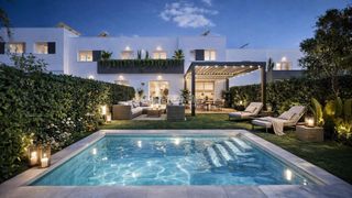 Doppelhaus  Av. pdte. adolfo suarez. Casa en venta en espartinas