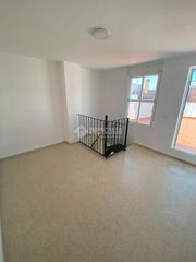 Flat in Sanlúcar la Mayor. Piso en venta en sanlúcar la mayor
