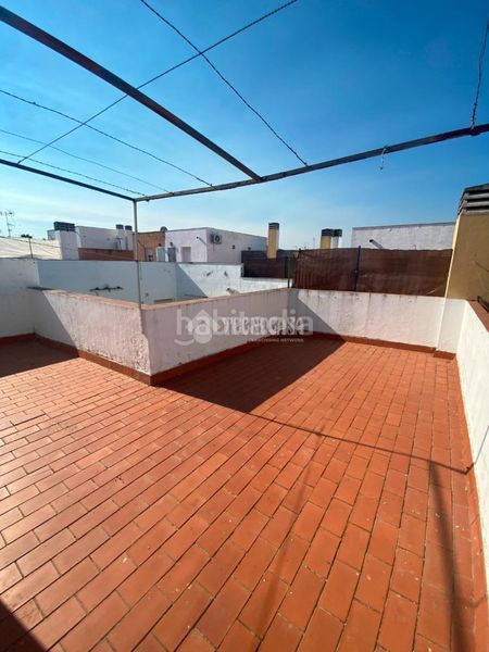 Foto d72ee995-5358-4d83-92e7-b903a84535a6. Pis a Sanlúcar la Mayor