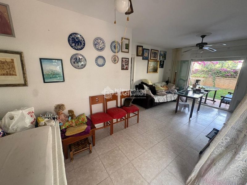 Foto e4797752-ab87-4e30-b060-fe0d24ca5b22. Casa aparellada amb aparcament a Espartinas pueblo Espartinas