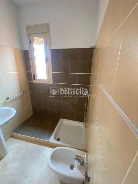 Foto 5ef65a17-cfed-4739-a663-5420f2dce15c. Casa pareada casa en venta en Sanlúcar la Mayor