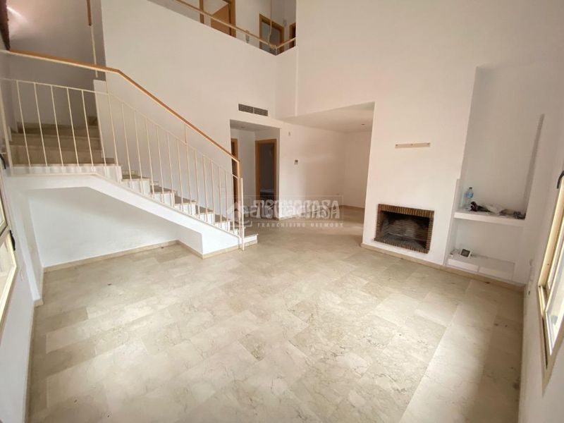 Foto 64315826-98ad-45c6-b63b-3fd5d0290c54. Casa pareada casa en venta en Sanlúcar la Mayor