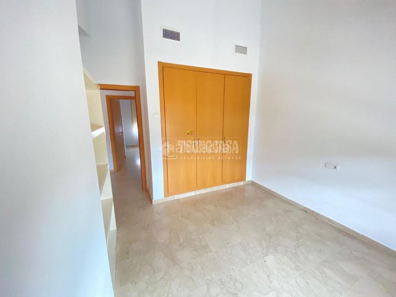 Foto 8d9a2022-3e94-4e27-adc6-5ecc84dbac8f. Casa pareada casa en venta en Sanlúcar la Mayor