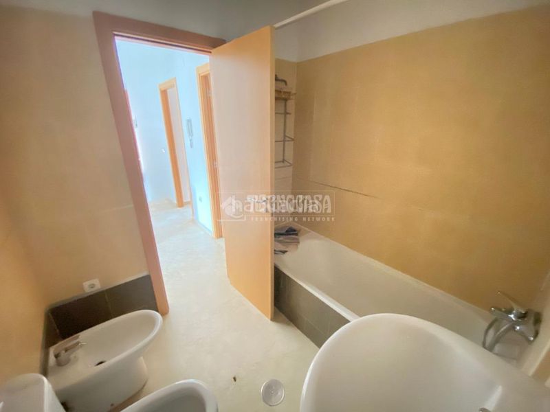 Foto c97fa357-a2b1-4eed-a672-6e03e363c5e3. Casa pareada casa en venta en Sanlúcar la Mayor
