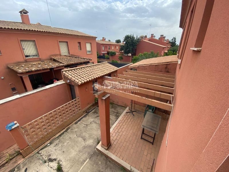 Foto d3290581-48e5-4566-9a98-fa53df4f7a97. Casa pareada casa en venta en Sanlúcar la Mayor