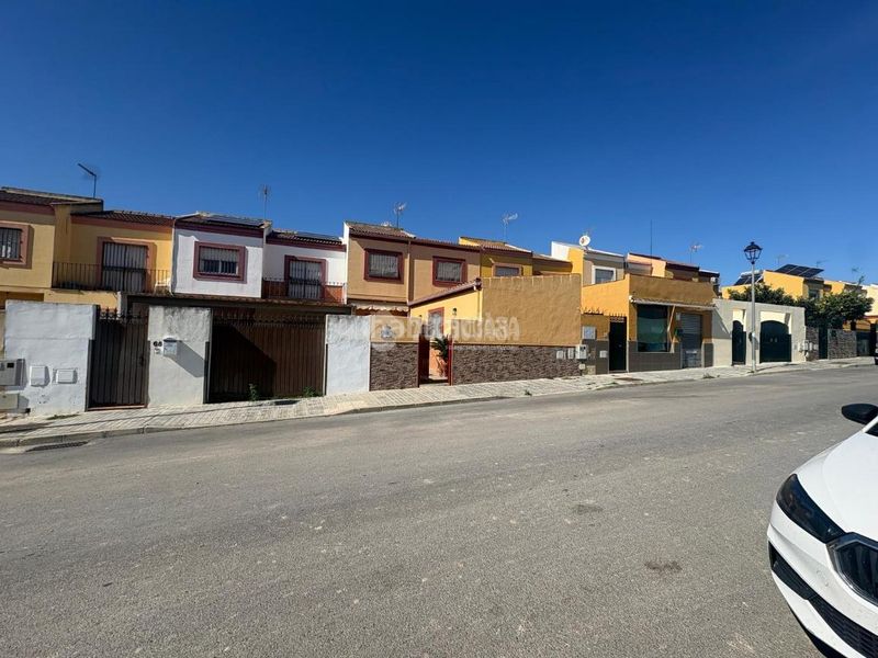 Foto e3013f48-3ff4-4654-947e-1ea907f124a3. Casa a Olivares