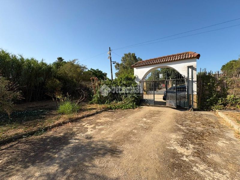 Foto b81a9d65-bac3-46ab-94ed-eef2ed08ee14. Masia a Sanlúcar la Mayor