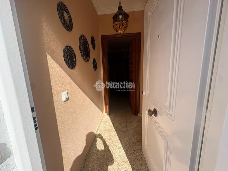 Foto 275bd5cc-f767-4b48-9bed-60d4a37737bb. Casa aparellada a Umbrete