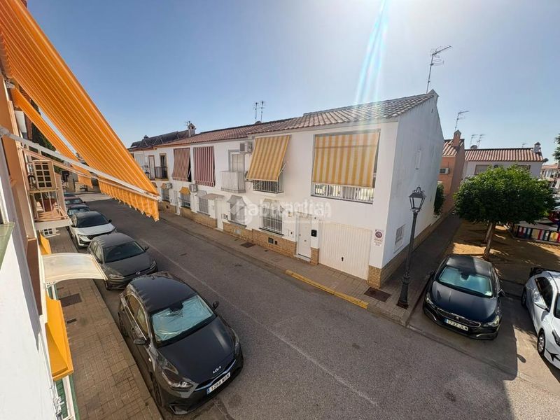 Foto 3cd30e6a-001e-4e2a-b972-fe9f48defe49. Casa aparellada a Umbrete