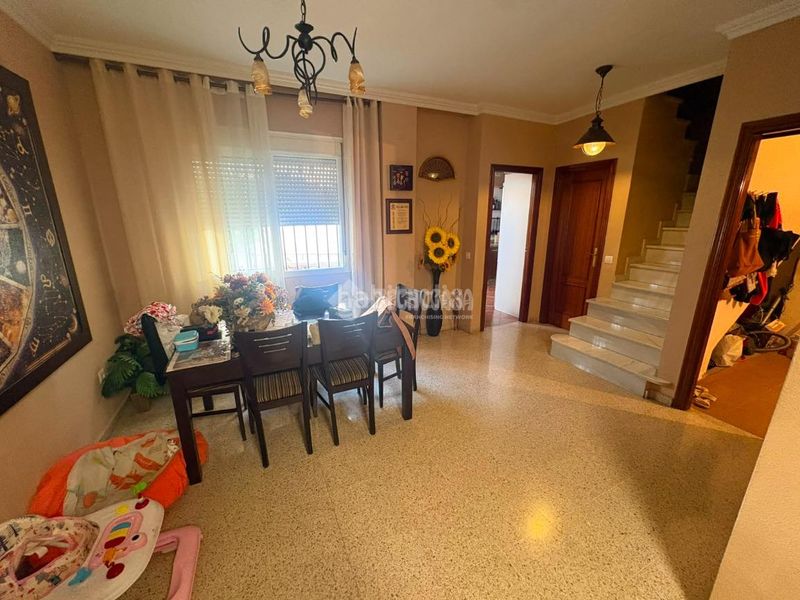 Foto 68c6da1f-7f2c-47a6-b7c5-7fd81967b644. Casa aparellada a Umbrete
