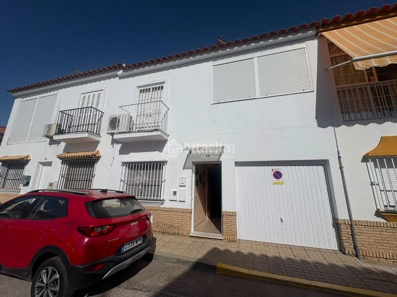 Foto c5874808-29aa-41ef-af6a-e3aa38bdfcec. Casa aparellada a Umbrete