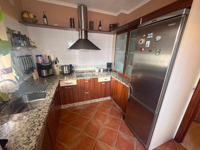 Foto fe943cd5-e6d0-489b-920a-a9cb28d9a6f5. Casa aparellada a Umbrete