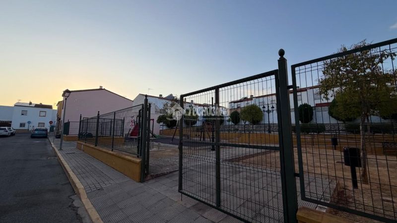 Foto dd00d72e-3167-4814-b2f3-32b2d811fce0. Doppelhaus in Albaida del Aljarafe