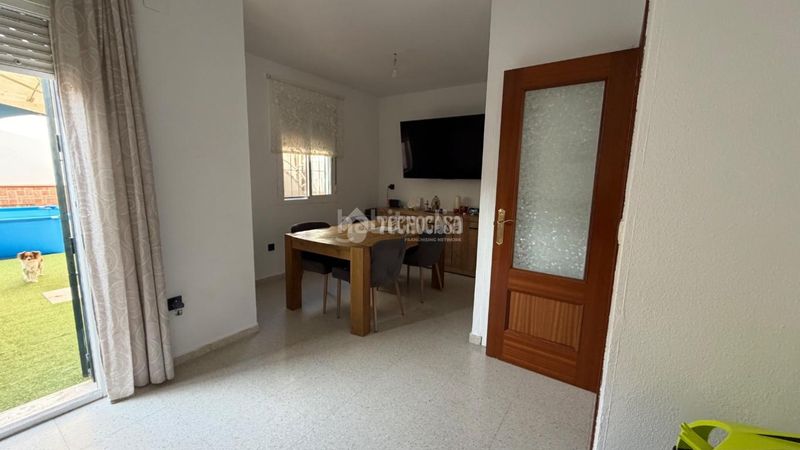 Foto fd371ba4-b165-4dde-88db-8ef4bb94e08b. Doppelhaus in Albaida del Aljarafe