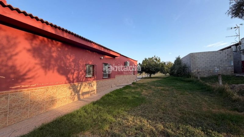 Foto aedd5d8b-7b42-4a74-9ba0-3389b45a7018. Casa  en venta en Sanlúcar la Mayor