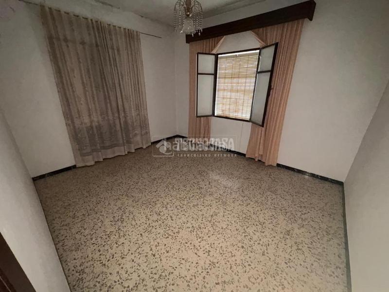 Foto 9a30acef-6db9-4d60-82ca-e37f74af1435. Casa pareada casa en venta en Olivares