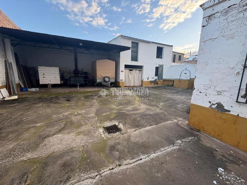 Foto f61b8640-df45-4408-b2f8-670743480795. Casa pareada casa en venta en Olivares