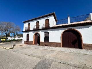 Casa aparellada a Sanlúcar la Mayor. Casa en venta en sanlúcar la mayor