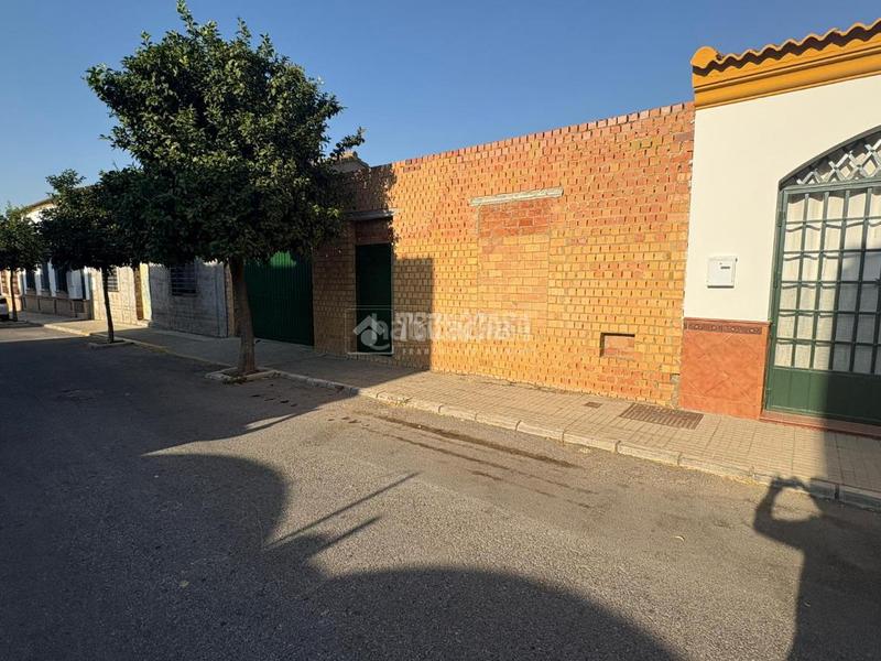 Foto 1573057a-c3ec-4cd0-98f5-3d5e4722932e. Casa pareada casa en venta en Albaida del Aljarafe