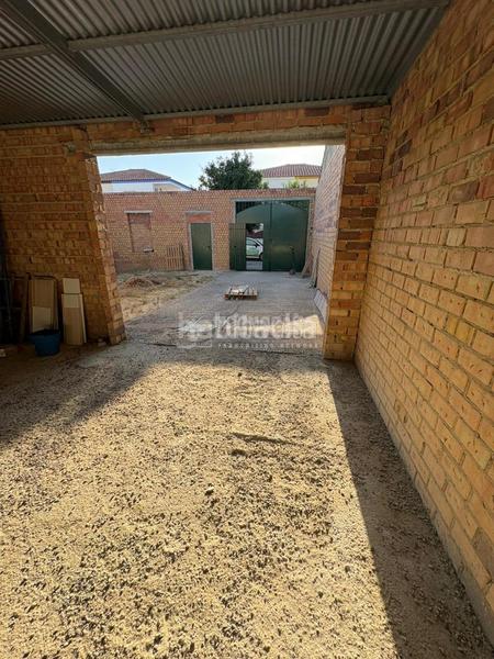 Foto 3d849f6f-090e-4abf-8301-f8b8cae0f482. Casa pareada casa en venta en Albaida del Aljarafe