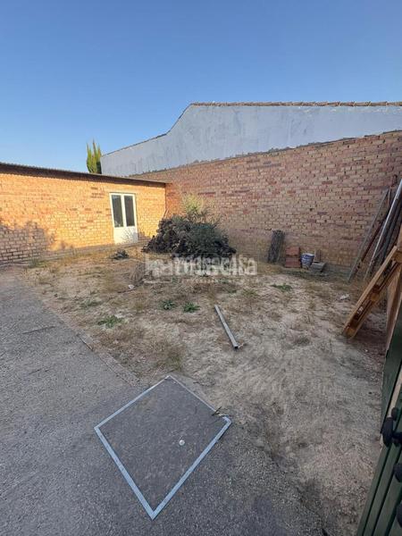 Foto 40ff5f18-379e-4a8f-8dd5-d7a6f9c1cc8a. Casa pareada casa en venta en Albaida del Aljarafe