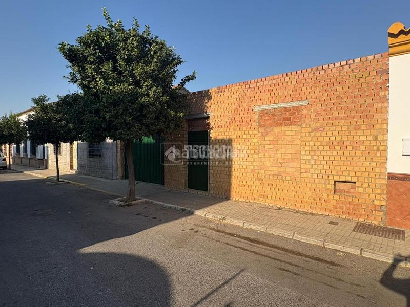 Foto 7e30787d-c136-4844-8d13-59ff729396fd. Casa pareada casa en venta en Albaida del Aljarafe