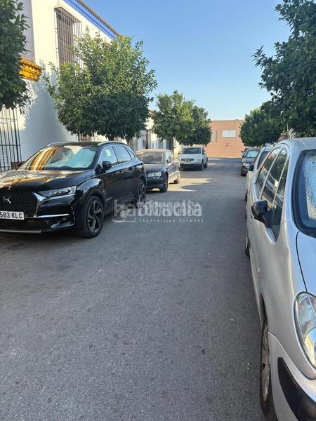 Foto b93f562c-a828-40f1-b2e5-08a1bbab98cd. Casa pareada casa en venta en Albaida del Aljarafe