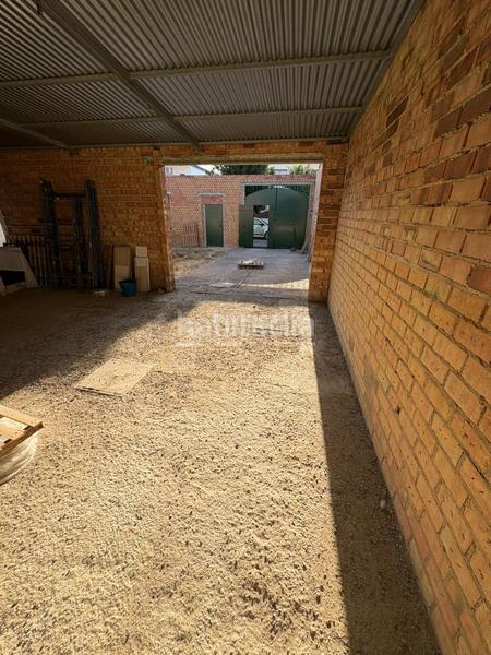 Foto c584a594-7ef0-4c71-8f59-8b801eda3096. Casa pareada casa en venta en Albaida del Aljarafe