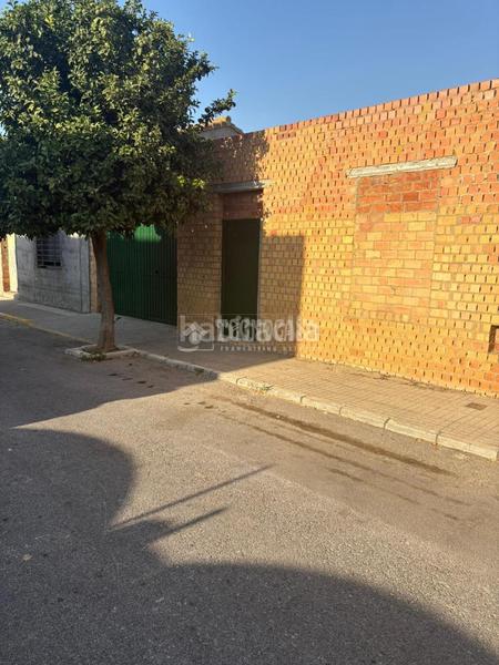 Foto e3750c04-2e03-4062-b3f2-e7bdc24c27a0. Casa pareada casa en venta en Albaida del Aljarafe