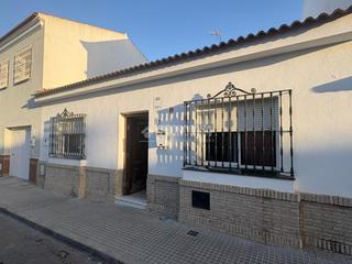Doppelhaus in Villanueva del Ariscal. Casa en venta en villanueva del ariscal