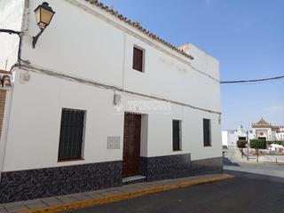 Casa bifamiliare in Sanlúcar la Mayor. Casa en venta en sanlúcar la mayor