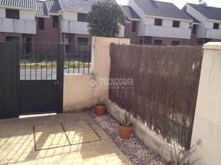 Casa aparellada  Rosalia de castro. Casa en venta en huvar del aljarafe