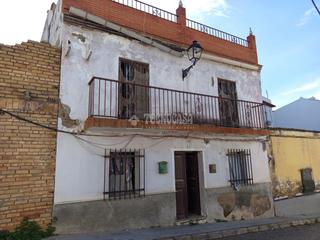 Maison jumelée à Sanlúcar la Mayor. Casa en venta en sanlúcar la mayor