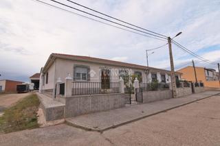 Doppelhaus in Villoruela. Casa en venta en villoruela