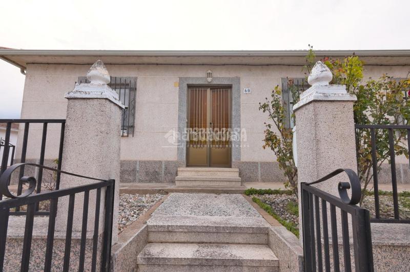 Foto 88d70cb0-977d-47c2-b4c2-1bcb2a46b660. Casa pareada casa en venta en Villoruela