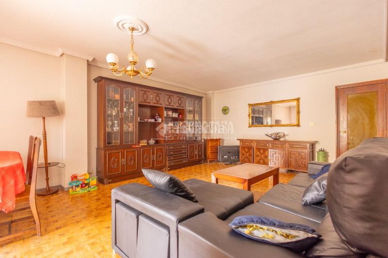Foto b34cb28d-ac4a-4b24-a6df-3691a1e5a98d. Pis amb calefacció a Prosperidad - Delicias Salamanca