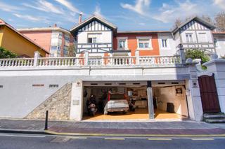Casa aparellada a General Dávila. Casa en venta en santander