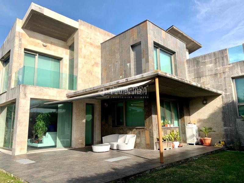 Foto 340a9136-69f8-4858-a300-50dd3885d91b. Casa  en venta en Mompia Santa Cruz de Bezana