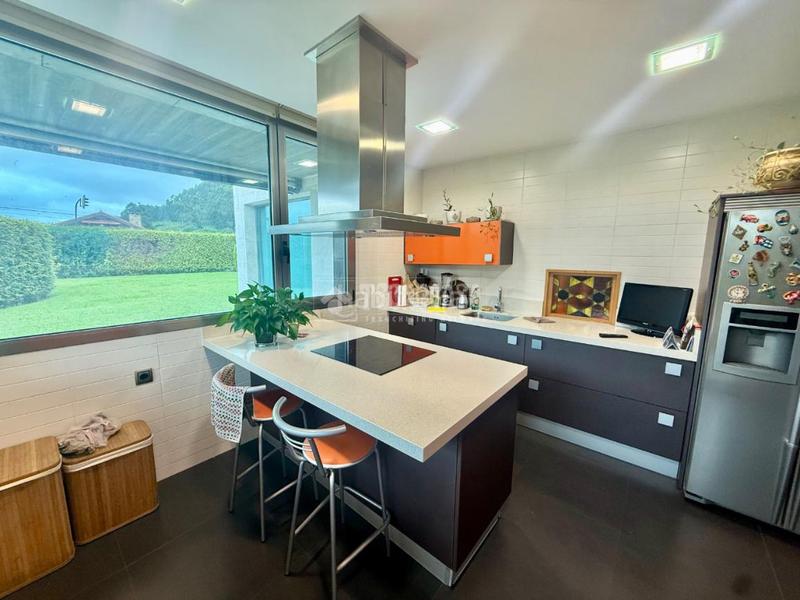 Foto 43b8ce1d-26bf-45bb-b69e-ab44d317c194. Casa  en venta en Mompia Santa Cruz de Bezana