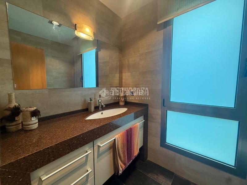 Foto 97df8b49-b2d3-4e3c-a3e6-e85d9d67302b. Casa  en venta en Mompia Santa Cruz de Bezana