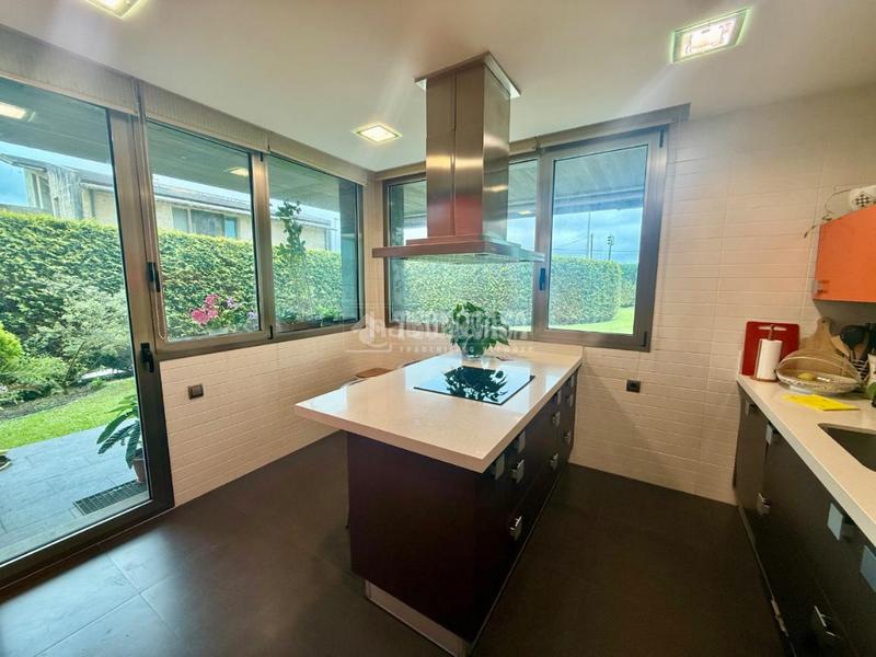 Foto a760d8de-7ce6-40b9-a717-4770d1e2b281. Casa  en venta en Mompia Santa Cruz de Bezana